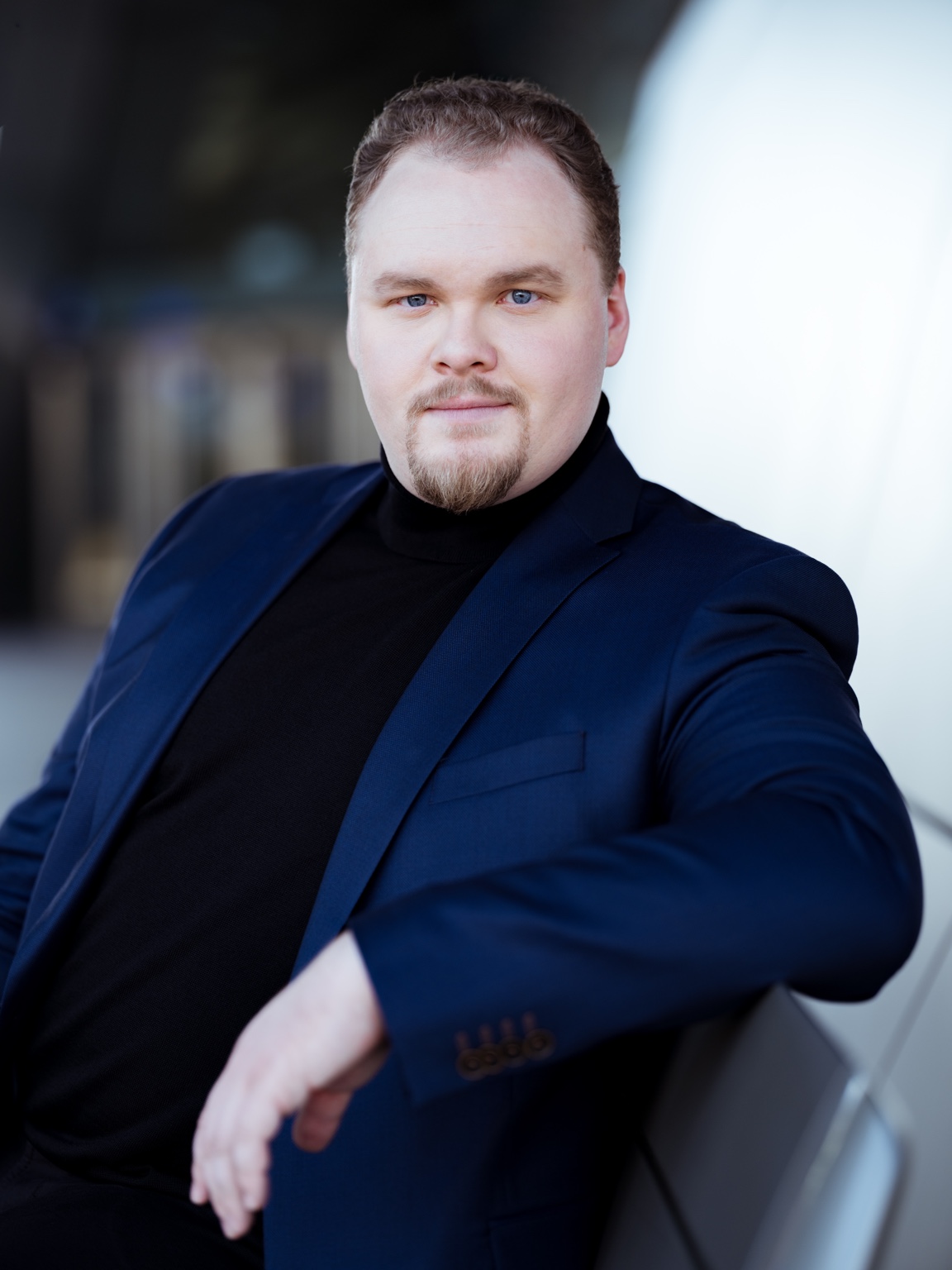 Alexander Grassauer · Bassbariton · © Geoffroy Schied